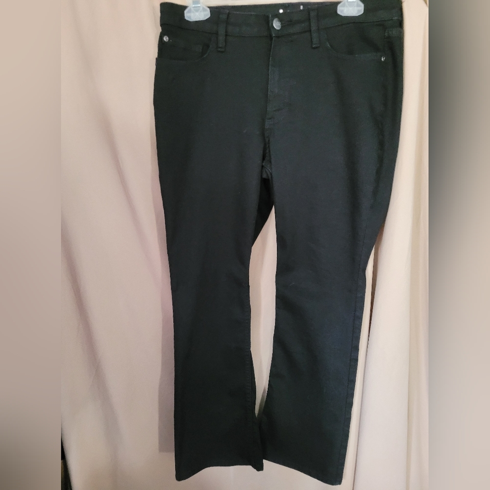 Size 10 Womens black jeans by Lee (Stretchy//5 pockets)